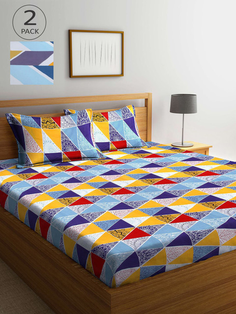 

KLOTTHE Red & Blue Geometric 210 TC 2 King Bedsheet with 4 Pillow Covers