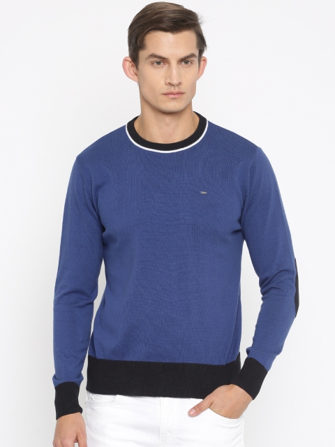 

Lee Blue Sweater