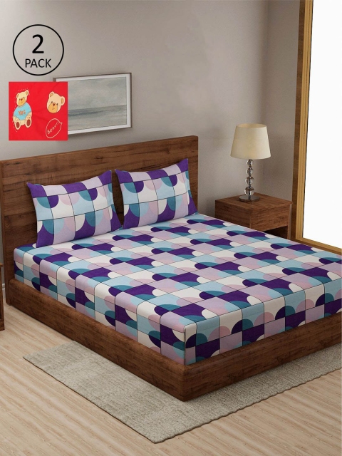 

KLOTTHE Grey & Red Geometric 210 TC 2 King Bedsheet with 4 Pillow Covers