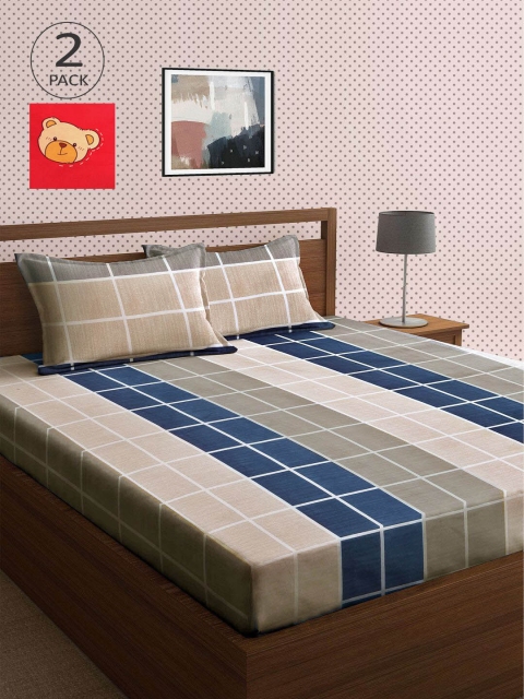 

KLOTTHE Red & Beige Geometric 210 TC 2 King Bedsheet with 4 Pillow Covers