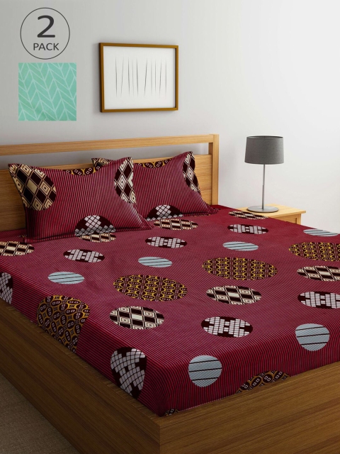 

KLOTTHE Maroon & Green Geometric 210 TC 2 King Bedsheet with 4 Pillow Covers