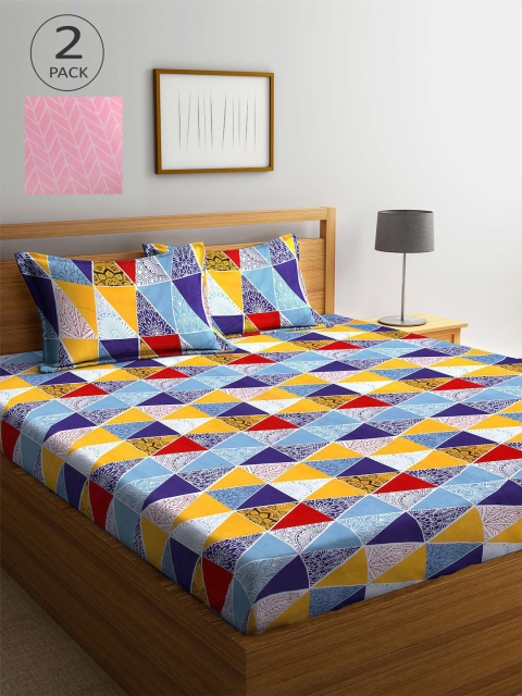 

KLOTTHE Pink & Blue Geometric 210 TC 2 King Bedsheets with 4 Pillow Covers