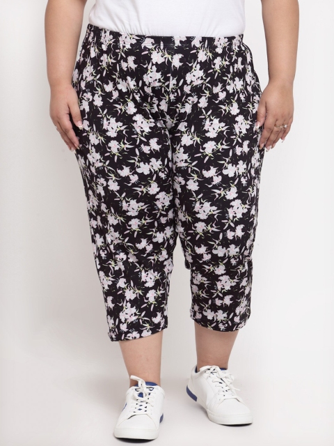 

plusS Women Black & White Floral Printed Capris