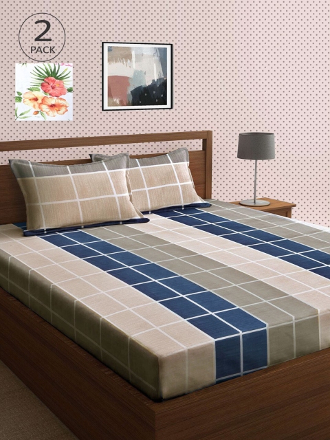 

KLOTTHE Set Of 2 White & Green Printed 210 TC King Bedsheets With 4 Pillow Covers