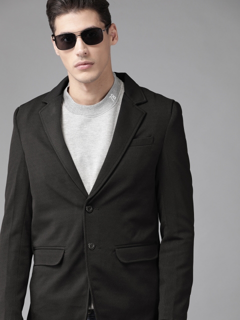 

The Roadster Lifestyle Co Men Black Regular Fit Solid Single-Breasted Casual Blazer