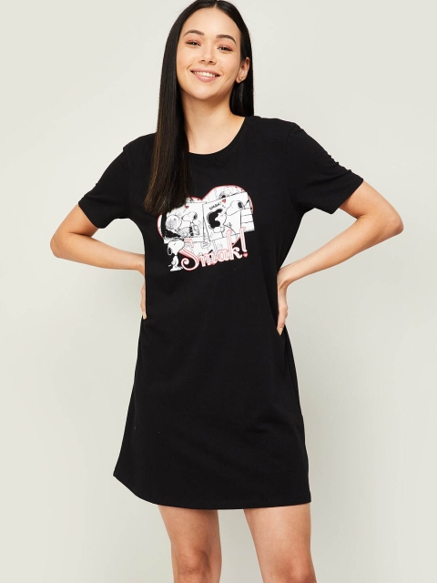 

Ginger by Lifestyle Black & Off White T-shirt Dress