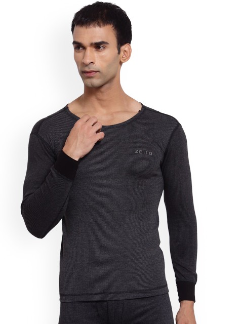 

Zoiro Men Grey Solid Thermal Top