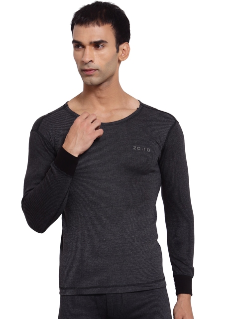 

Zoiro Men Grey Solid Thermal Top