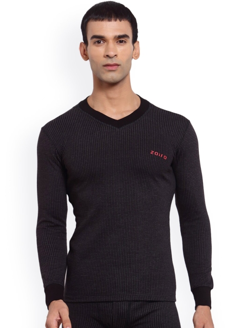 

Zoiro Men Black Solid Thermal Top