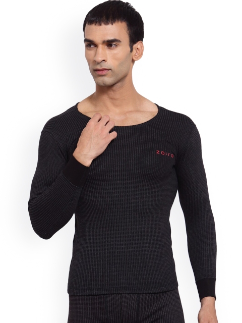 

Zoiro Men Black Solid Thermal Top