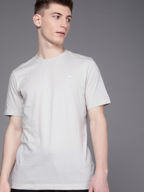 

Nike Men Grey Solid Brand Logo Casual T-shirt