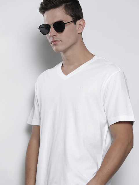 

AMERICAN EAGLE OUTFITTERS Men White Solid Pure Cotton V-Neck T-shirt
