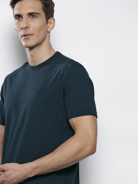 

AMERICAN EAGLE OUTFITTERS Men Blue Solid Pure Cotton T-shirt, Navy blue