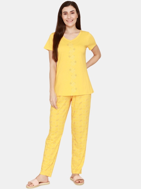 

Rosaline by Zivame Women Yellow & White Printed Night suit