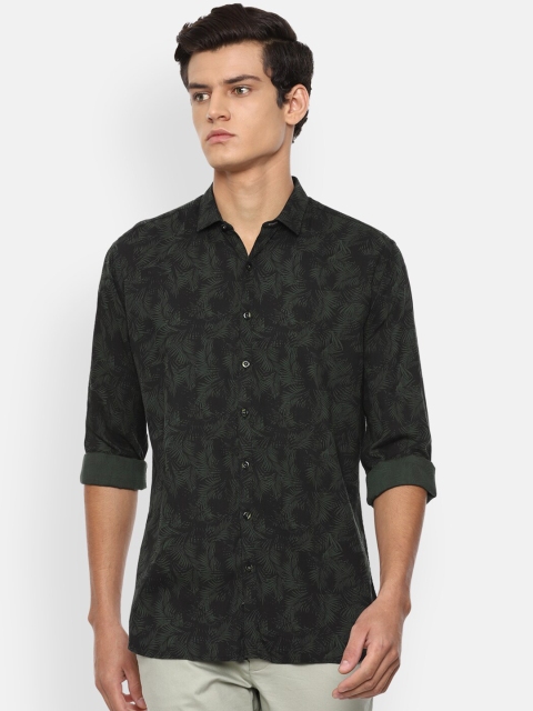 

V Dot Men Black Slim Fit Opaque Printed Casual Shirt
