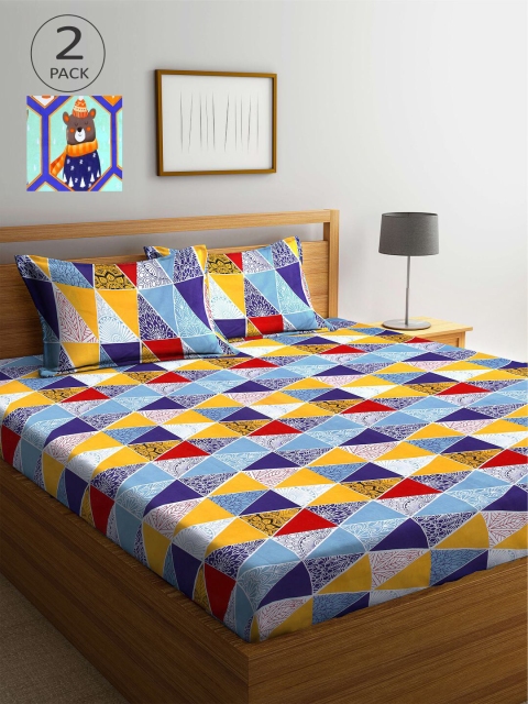 

KLOTTHE Green & Blue Geometric 210 TC 2 King Bedsheet with 4 Pillow Covers