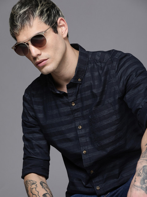 

WROGN Men Navy Blue Slim Fit Horizontal Stripes Casual Shirt