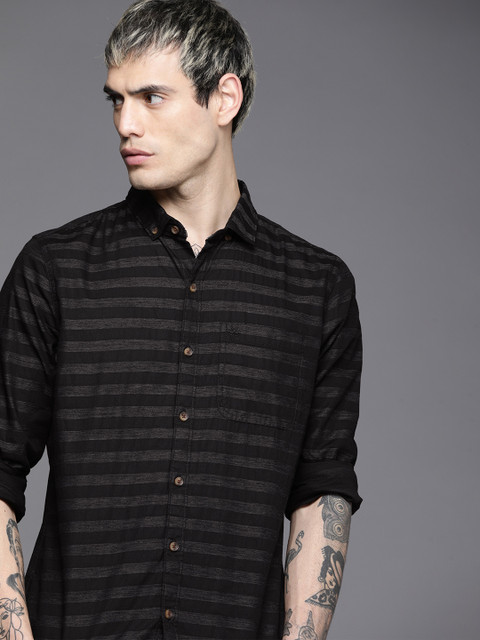 

WROGN Men Black Slim Fit Striped Casual Shirt