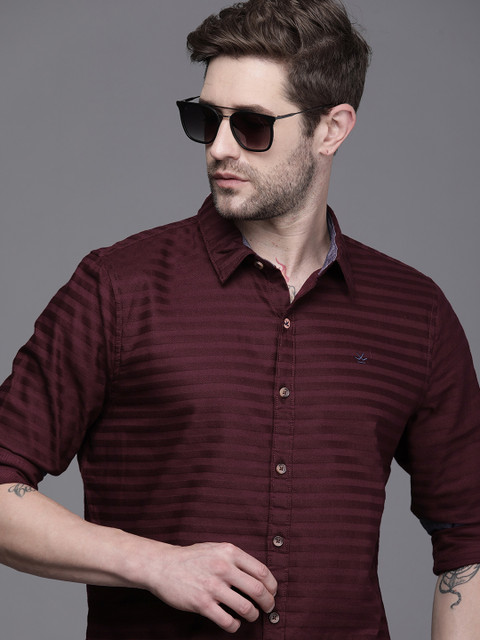 

WROGN Men Burgundy Slim Fit Horizontal Striped Pure Cotton Casual Shirt