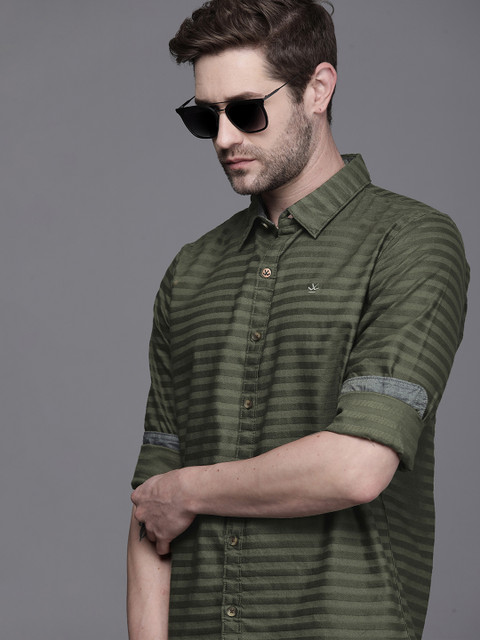 

WROGN Men Olive Green Slim Fit Horizontal Striped Casual Shirt