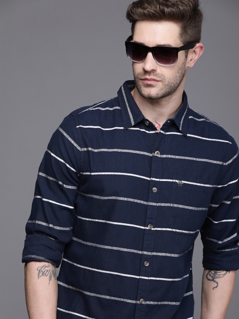 

WROGN Men Navy Blue & White Slim Fit Horizontal Striped Casual Shirt