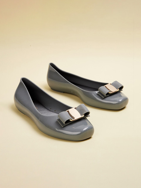 

Ginger by Lifestyle Women Grey Ballerinas with Bows Flats