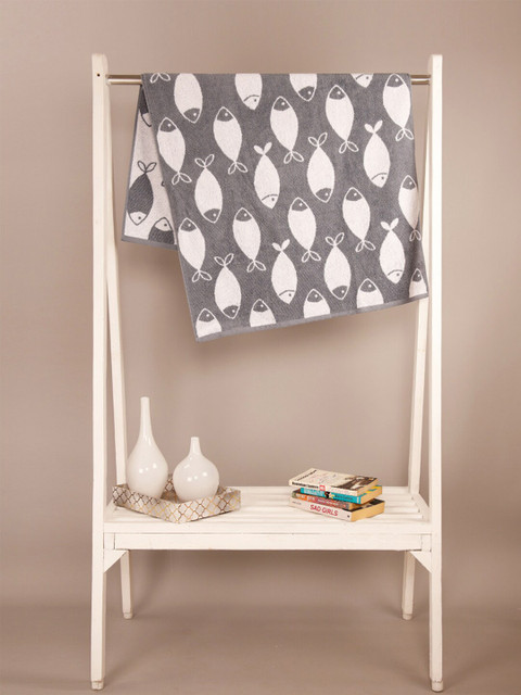 

Ariana Grey & White Printed 600 GSM Cotton Bath Towel