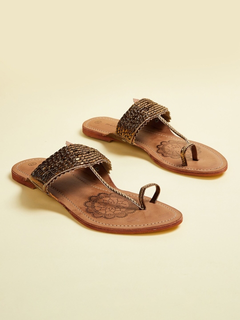 

Melange by Lifestyle Women Brown One Toe Flats