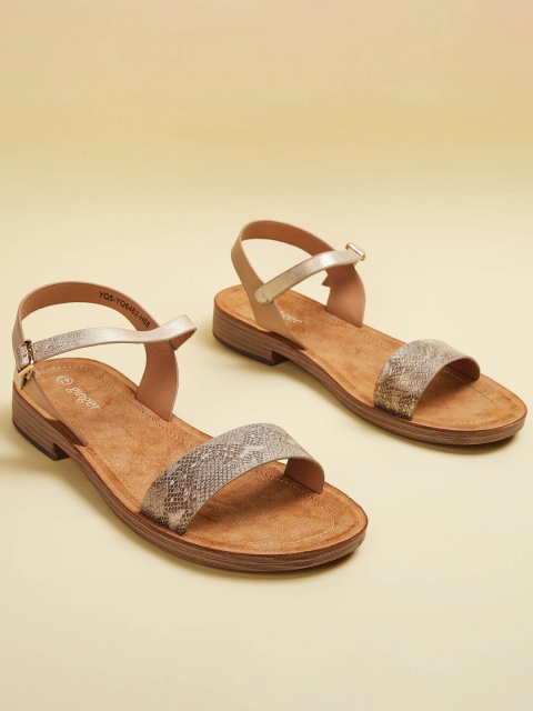 

Ginger by Lifestyle Women Gold-Toned Snakeskin Textured Flats