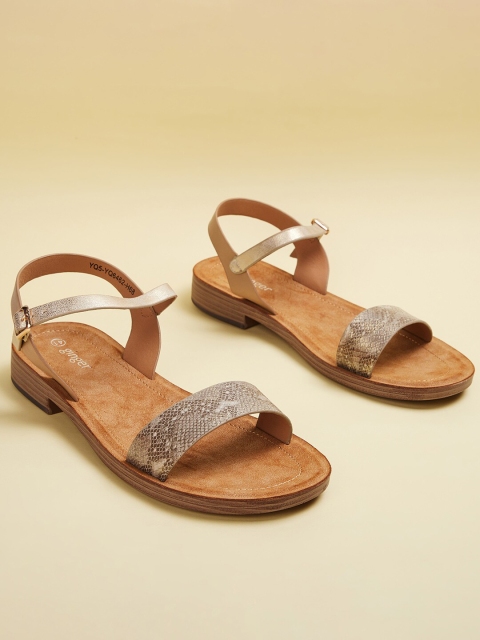

Ginger by Lifestyle Women Gold-Toned Printed Open Toe Flats