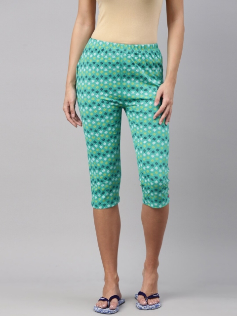 

A3A Women Green & White Printed Pure Cotton Capris