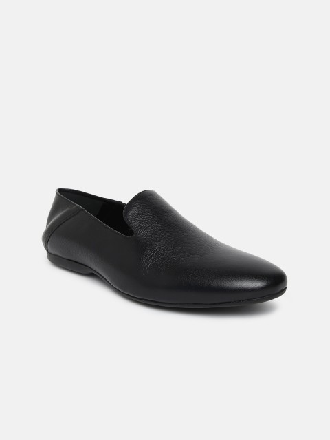 

shoexpress Men Black Textured Formal Loafers