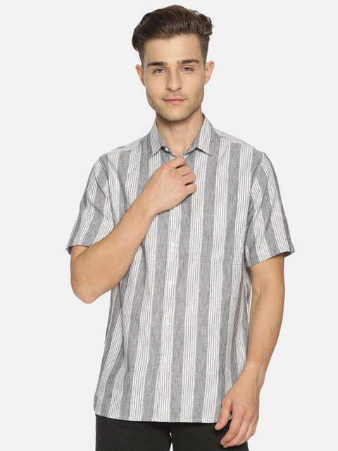 

Bene Kleed Men White Opaque Striped Casual Shirt