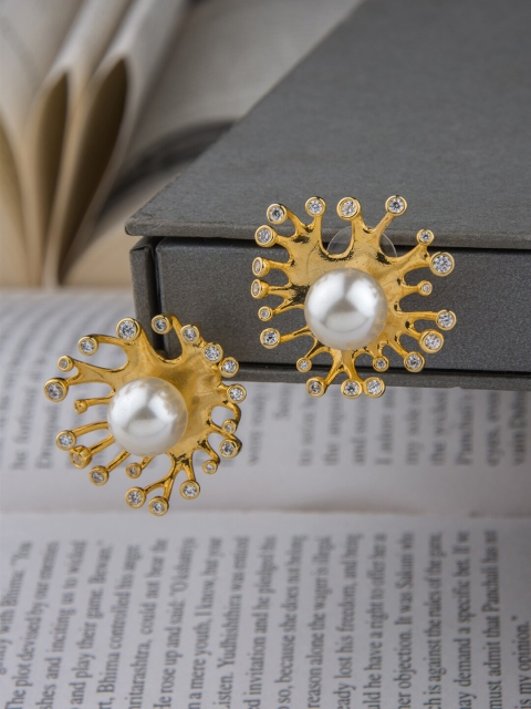 

Alankruthi Gold-Toned Contemporary Studs Earrings