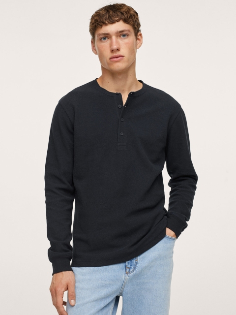 

MANGO MAN Men Navy Blue Solid Henley Neck T-shirt