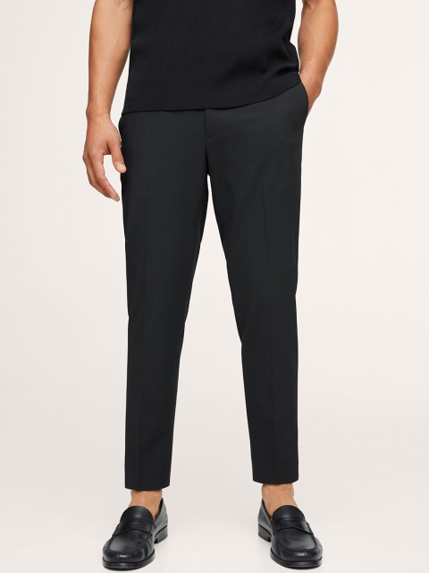 

MANGO MAN Black Solid Slim Fit Trousers