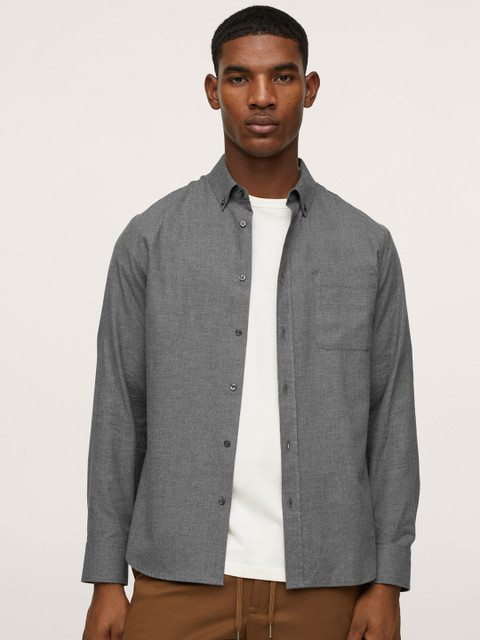 

MANGO MAN Charcoal Grey Solid Casual Shirt