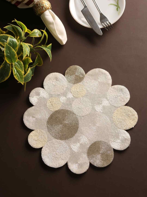 

Amoliconcepts Ivory & White Beaded Table Placemat