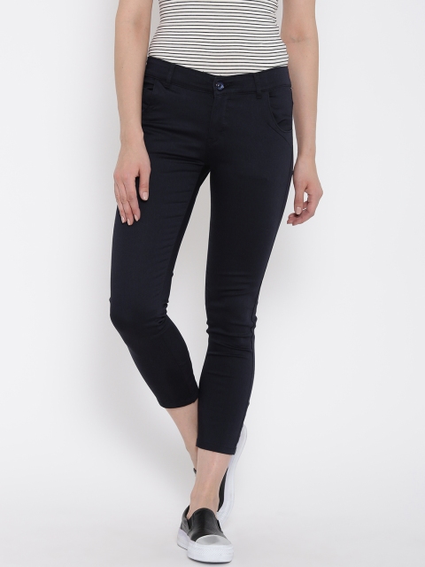 

Devis Women Navy Slim Fit Flat-Front Cropped Trousers, Navy blue