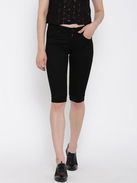 

Devis Women Black Solid Slim Fit Capris