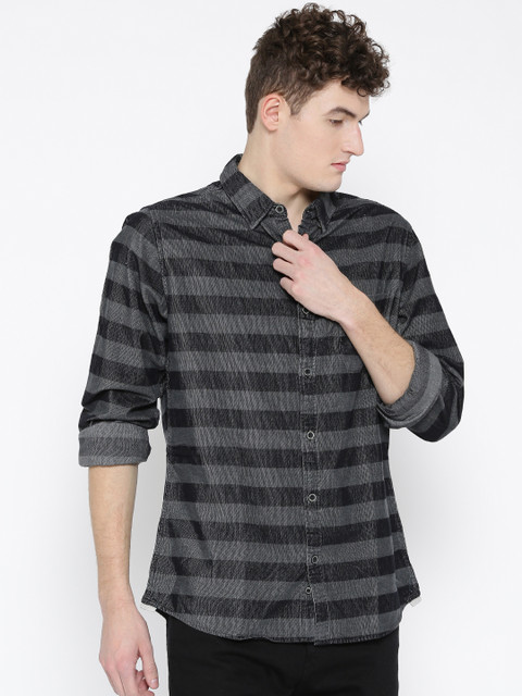 

United Colors of Benetton Men Black & Grey Regular Fit Striped Casual Shirt