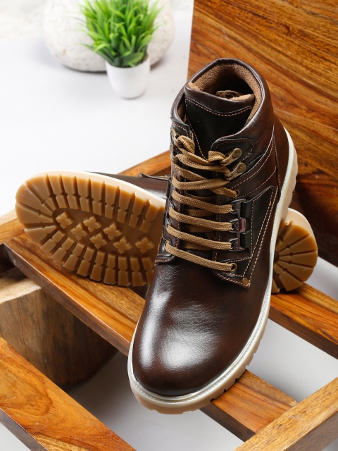 

Apsis Men Brown Sneakers