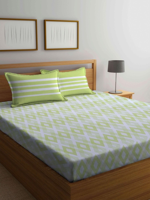 

BOMBAY DYEING Green & White Geometric 110 TC Queen Bedsheet with 2 Pillow Covers