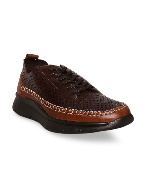 

Lee Cooper Men Brown Textured Leather Sneakers