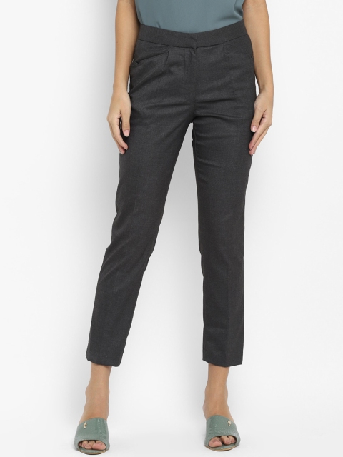 

LAMOURE BY RED CHIEF Women Grey Solid Cropped Cigarette Trousers