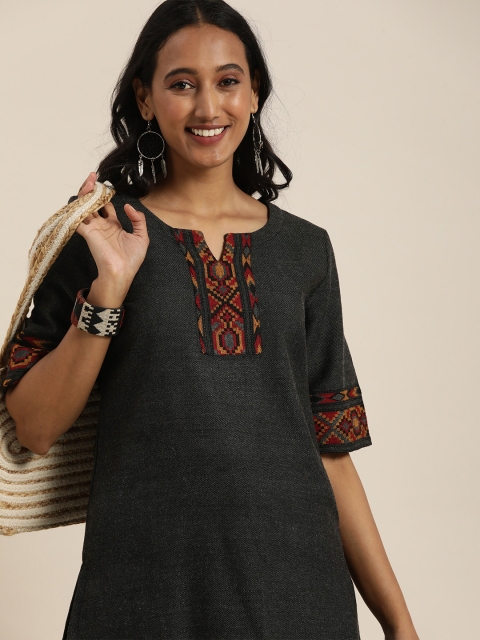 

Taavi Women Charcoal Grey Yoke Design Acrylic Sustainable Bhujodi Winterwear Kurta