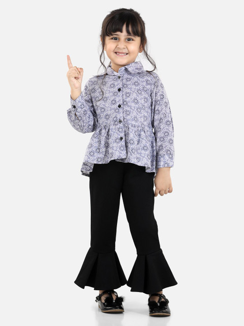 

AWW HUNNIE Girls Grey & Black Printed Pure Cotton Plumplum Shirt with Bellbottom Trousers