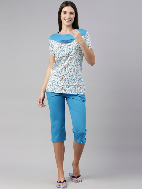 

A3A Women Blue & White Cotton Printed Night suit