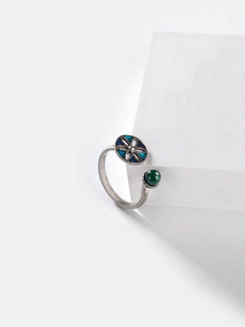 

SHAYA 925 Silver & Green Quartz-Studded Finger Ring