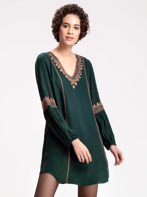 

SHAYE Green Embroidered A-Line Dress